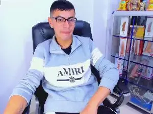 Cam4 Live Sex of alex_gomez