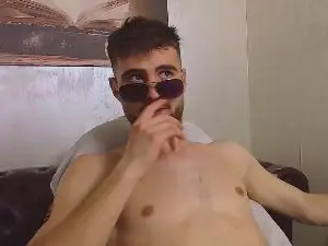 Cam4 Sex Cam of KyloEast