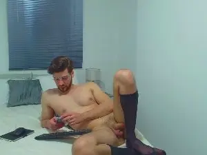 Cam4 Live Porn of MARCK_CHEST