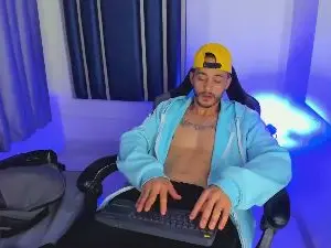 Cam4 Best live sex cam show of Damiam_23