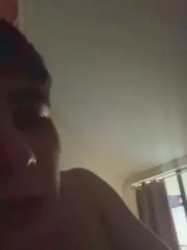Cam4 Free Live Porn of barebacker_king