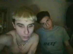 Cam4 Free Live Porn of Miloverboy