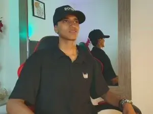 Cam4 Live Sex of Alan_Colthon