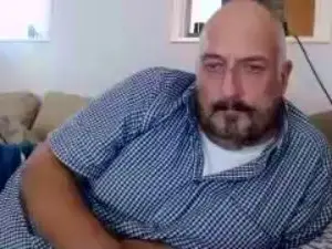 Cam4 Live Porn of rootbear72