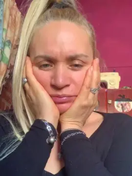Cam4 Live Porn of elie64