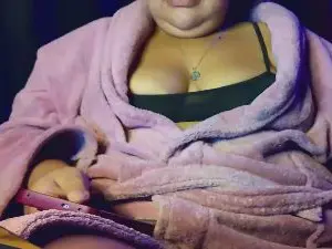 Cam4 Sex Cam of Bbwroyaltty