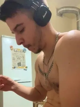 Cam4 Private Sex Chat of bravo_maestro