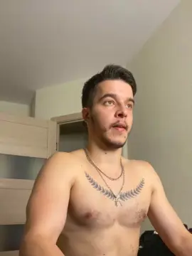 Cam4 Free Live Porn of bravo_maestro