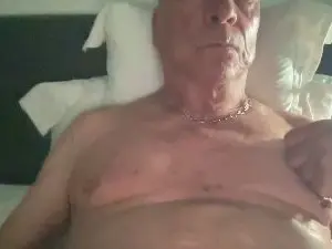 Cam4 Free Live Porn of mike062