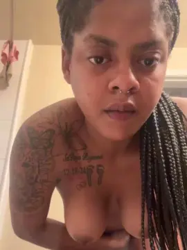Cam4 Live Porn of mariah57