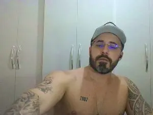 Cam4 Watch Live Sex Cams of Alers87