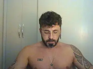 Cam4 Private Sex Chat of Alers87