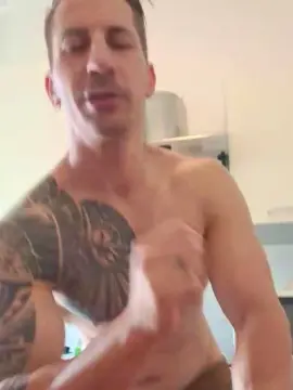 Cam4 Live Sex Cam of Therock90