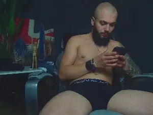Cam4 Free Live Porn of OscarWills
