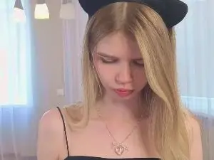 Cam4 Live Sex Cam of CloverChapel