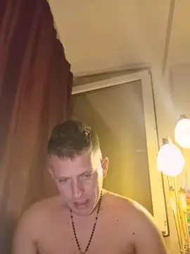 Cam4 Live Porn of MikeGary21