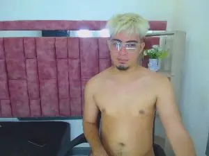 Cam4 Live Sex of ZeusTrys