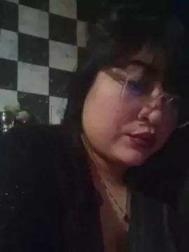 Cam4 Live Sex of yamila36