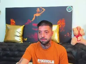 Cam4 Nude Webcam of TommyDum