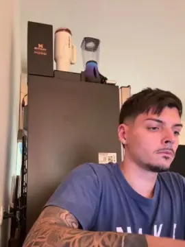 Cam4 Free Live Porn of ThomasRM98