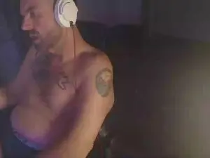 Cam4 Live Sex of BigDaddyBossD
