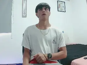 Cam4 Free Live Porn of harry_232001