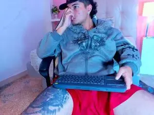 Cam4 Free Porn Cam of Briian__