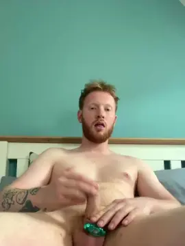 Cam4 Free Live Porn of bigessential