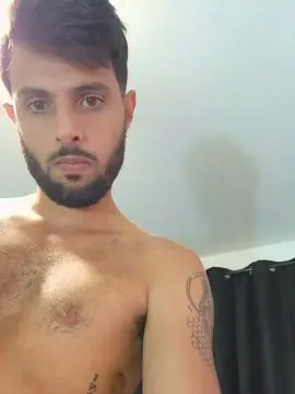 Cam4 Free Live Porn of Levi_Henrique