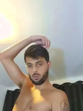 Cam4 Watch Live Sex Cams of Levi_Henrique