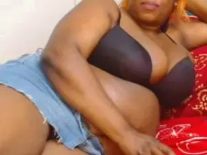 Cam4 Live Sex of BustyDiva35
