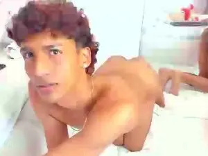 Cam4 Sex Chat of twinksboys_23