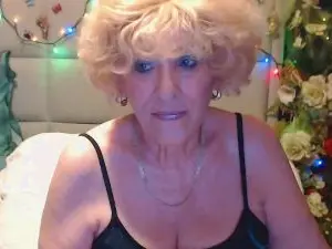 Cam4 Live Porn of GRANNY_LISA