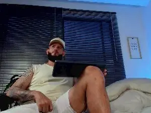 Cam4 Free Porn Cam of Bigsmale