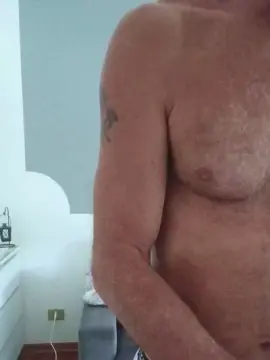 Cam4 Sex Chat of ItalSilverDaddy