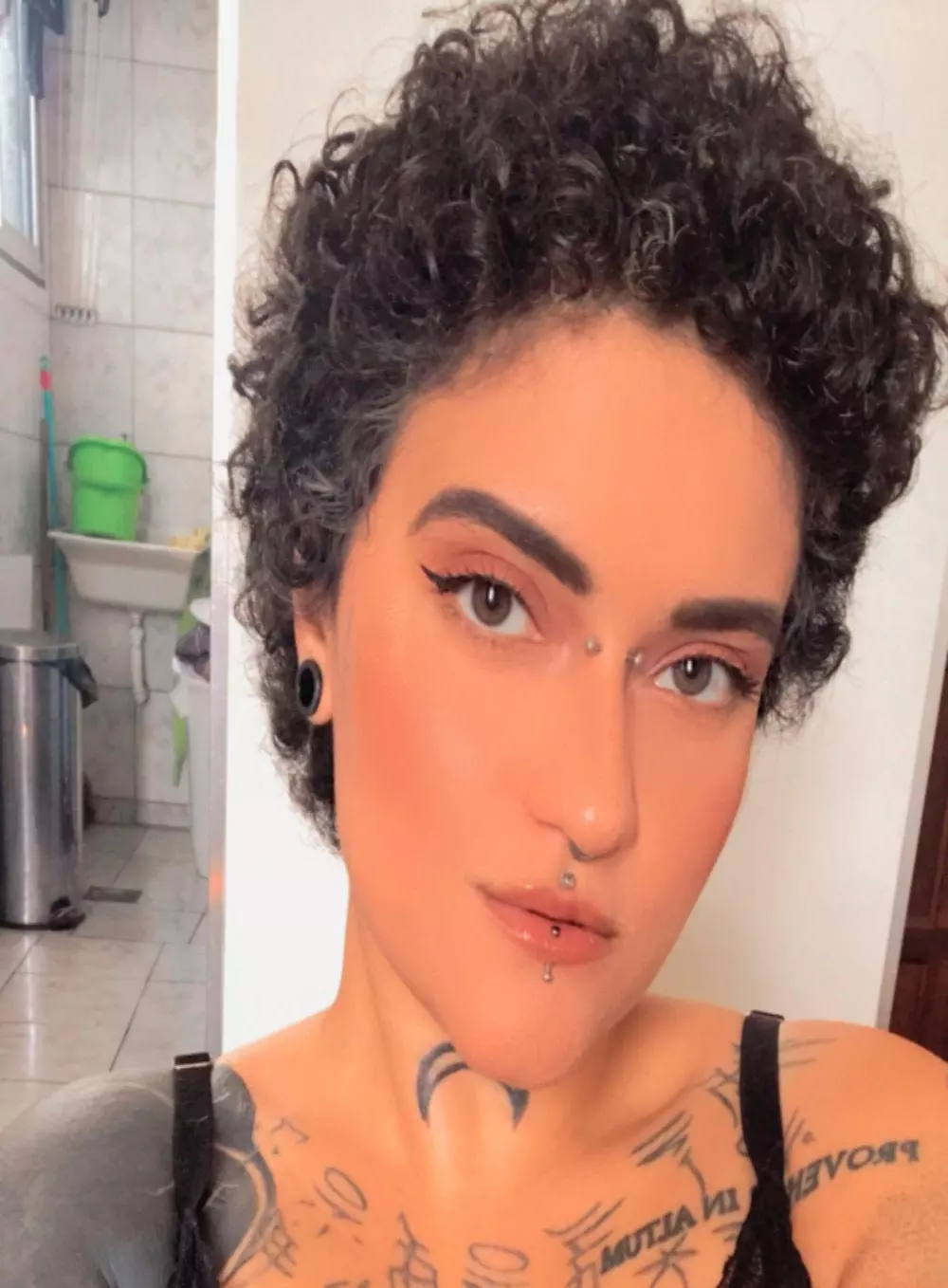 nahtasha_hot
