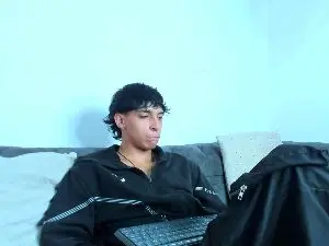 Cam4 Live Porn of KroyWave