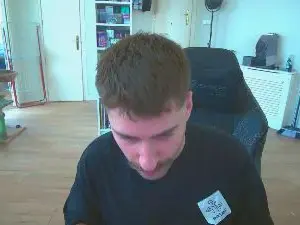 Cam4 Sex Cam of bigdickyoun1