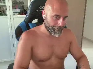 Cam4 Free Live Porn of Daniaj87