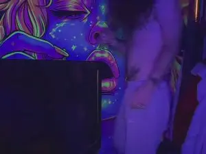 Cam4 Live Porn of WellHello69