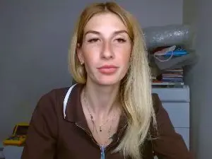 Cam4 Adult Video Chat of Evelyn_21_m