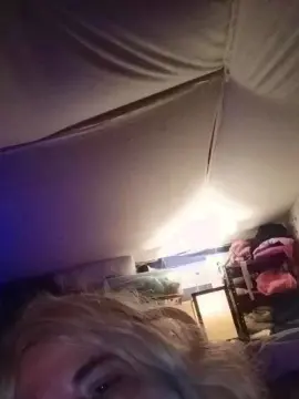 Cam4 Free Live Porn of Honeyhole9