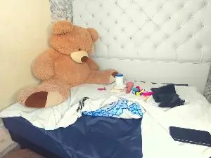 Cam4 Live Porn of clarita_hills