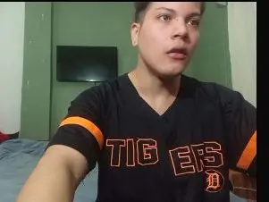 Cam4 Sex Cam of fUMAN2FLORES