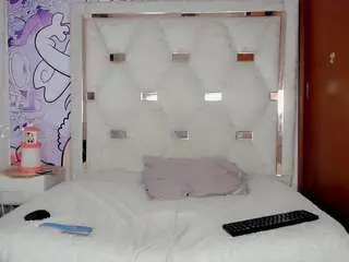 Camsoda Nude Webcam of mia-alejandraa