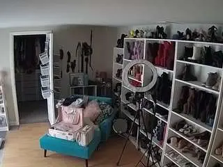 Camsoda Watch Live Sex Cams of voyeurcam-missoliviablack-03