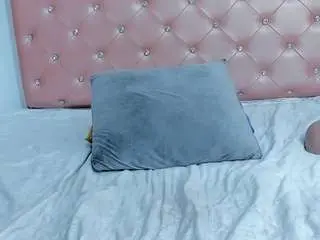 Camsoda Free Porn Cam of miss-nahomi