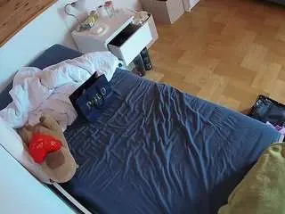 Camsoda Watch Live Sex Cams of voyeurcam-julmodels-greybed-1