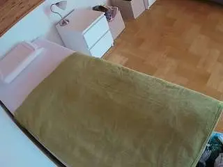 Camsoda Adult Webcams of voyeurcam-julmodels-greybed-1