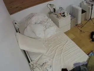 Camsoda Sex Cam of voyeurcam-julmodels-greybed-1